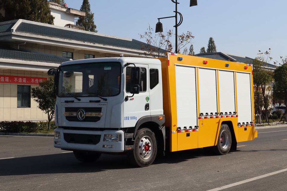 東風(fēng)D9大流量排水車